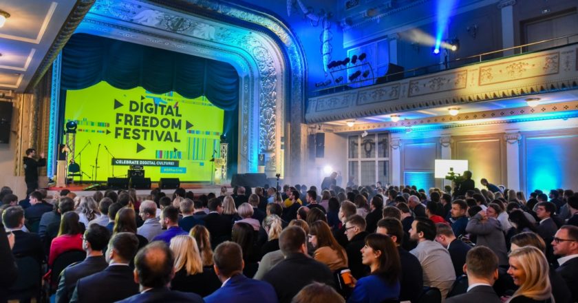 500startups and Rockstart pitch competitions at Digital Freedom festival